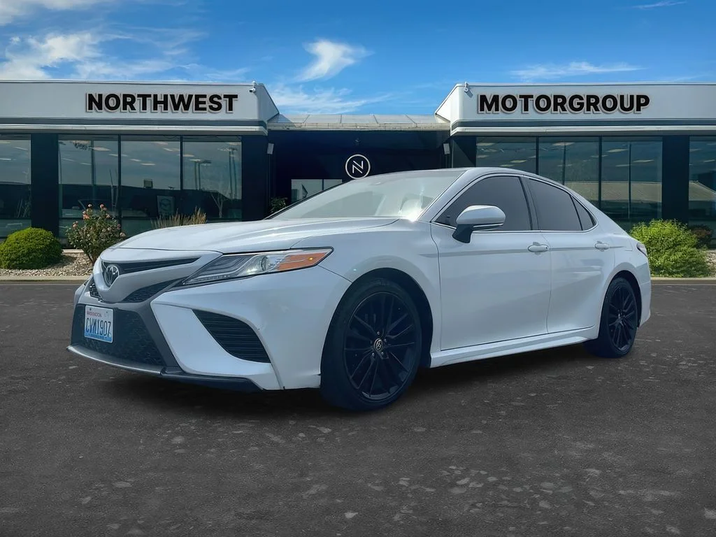 Used 2020 Wind Chill Pearl Toyota XSE image 30