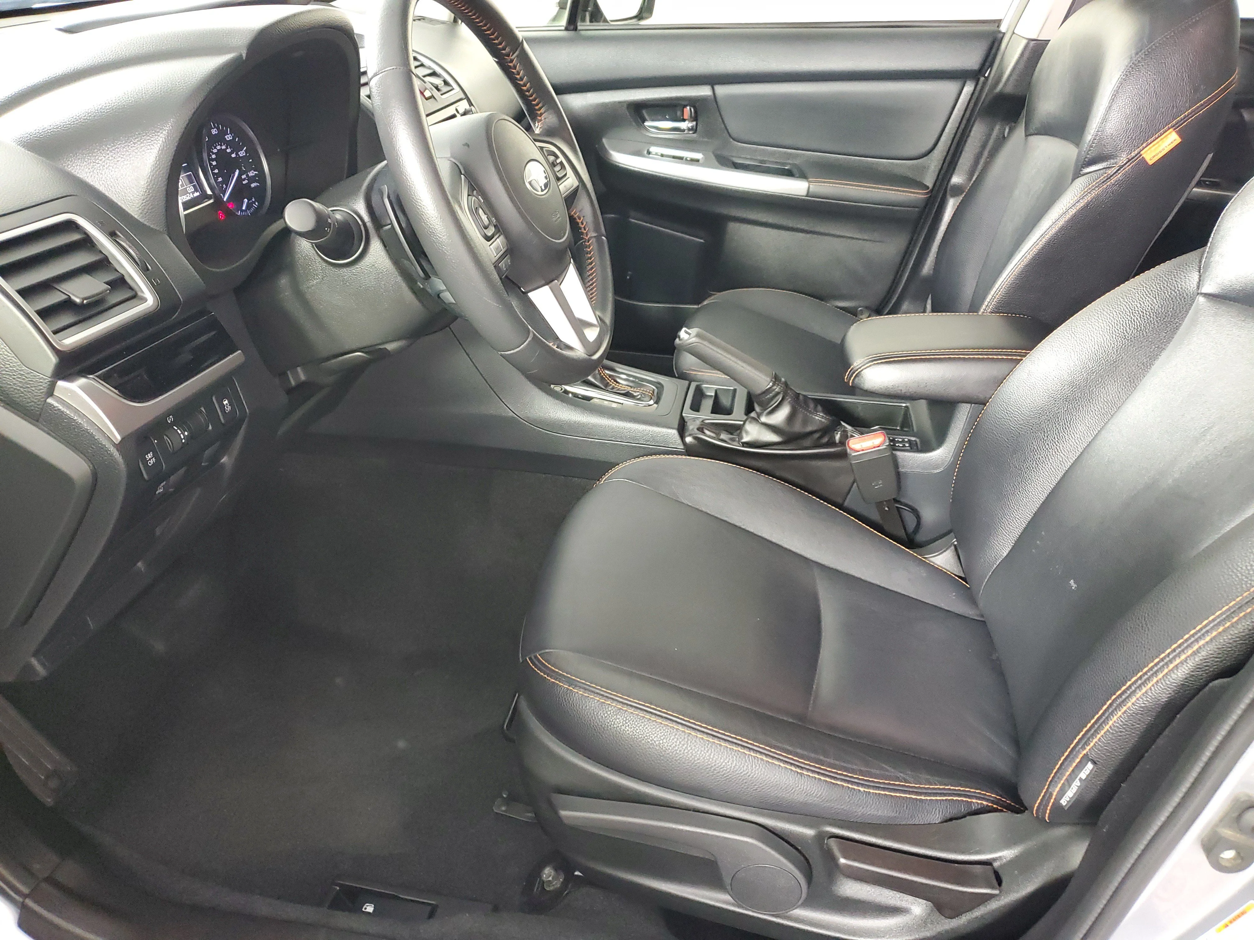Used 2017 Ice Silver Metallic Subaru Limited image 11