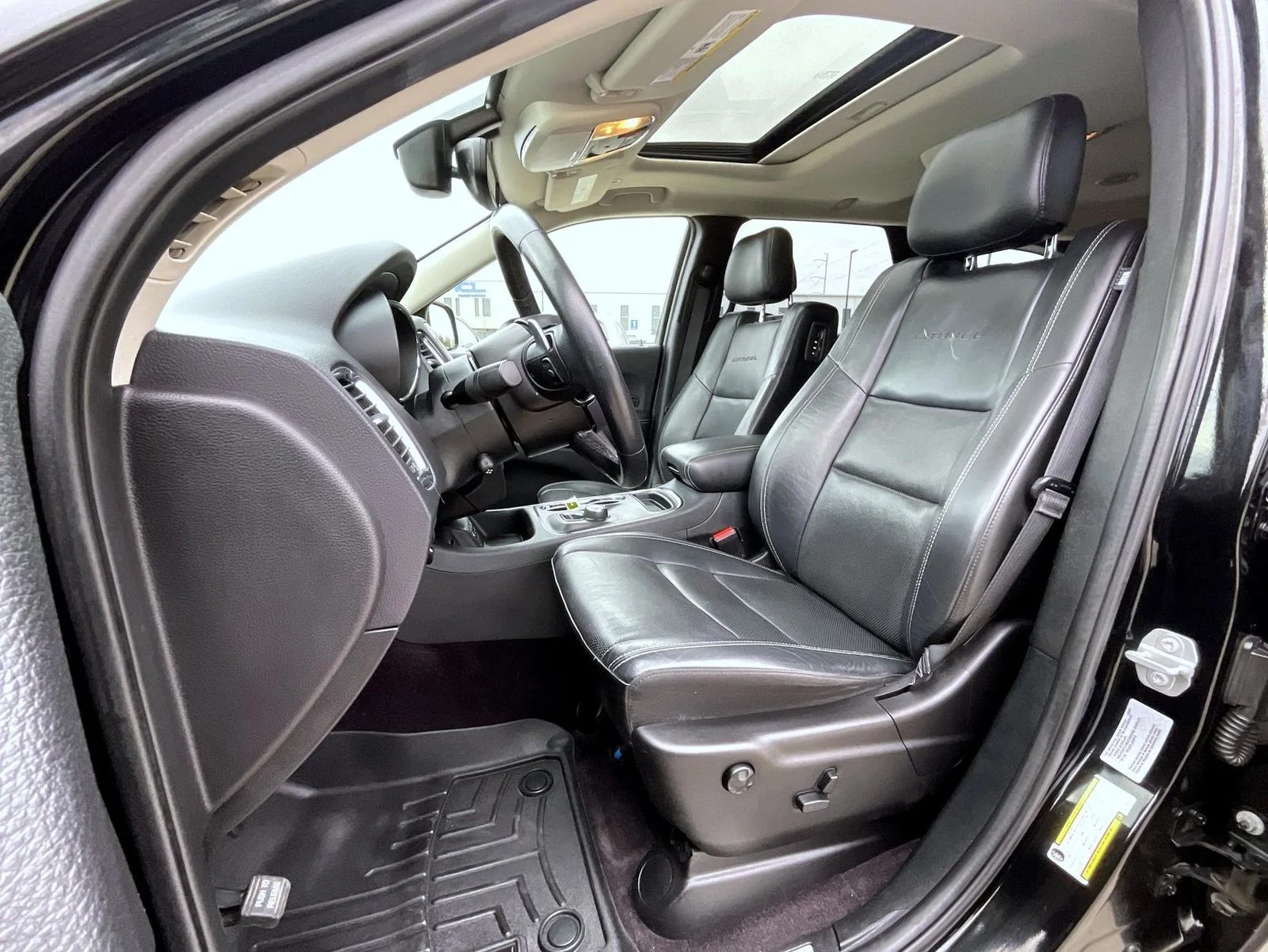 Used 2017 Black Dodge Citadel image 11