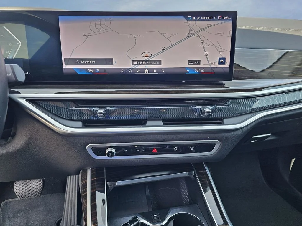 Used 2025 Blue BMW xDrive40i image 25