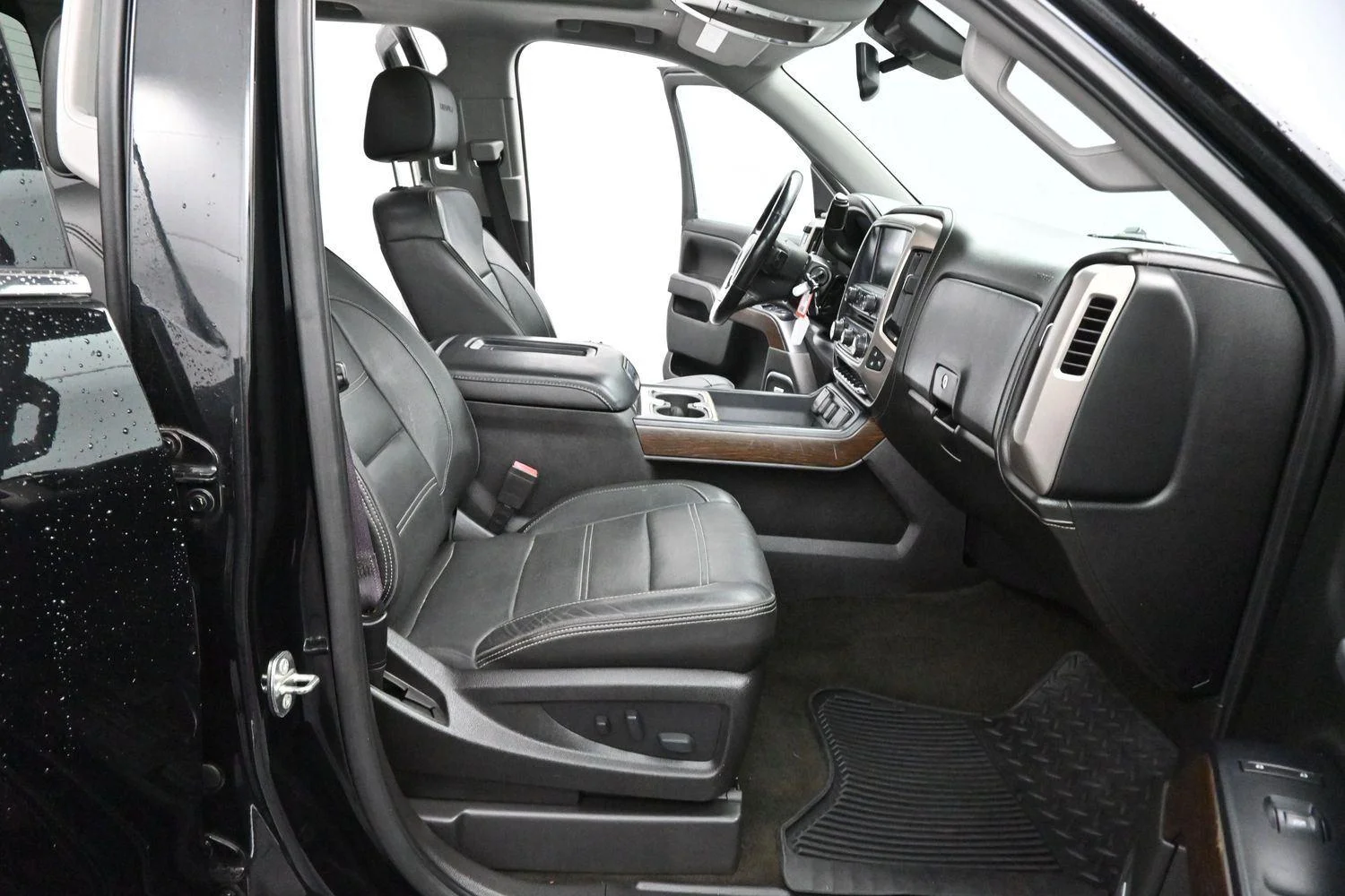 Used 2017 ONYX BLACK GMC Denali image 29