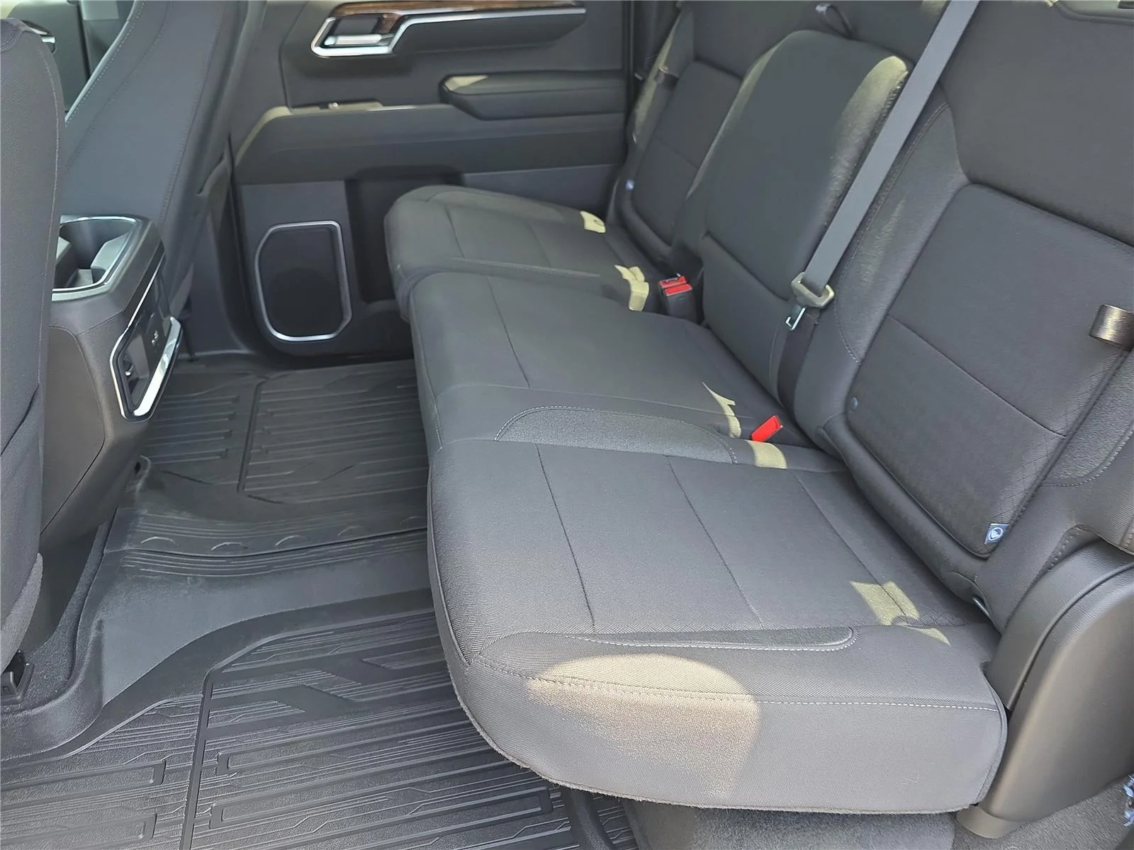 New 2026 Sterling Metallic GMC Elevation image 30