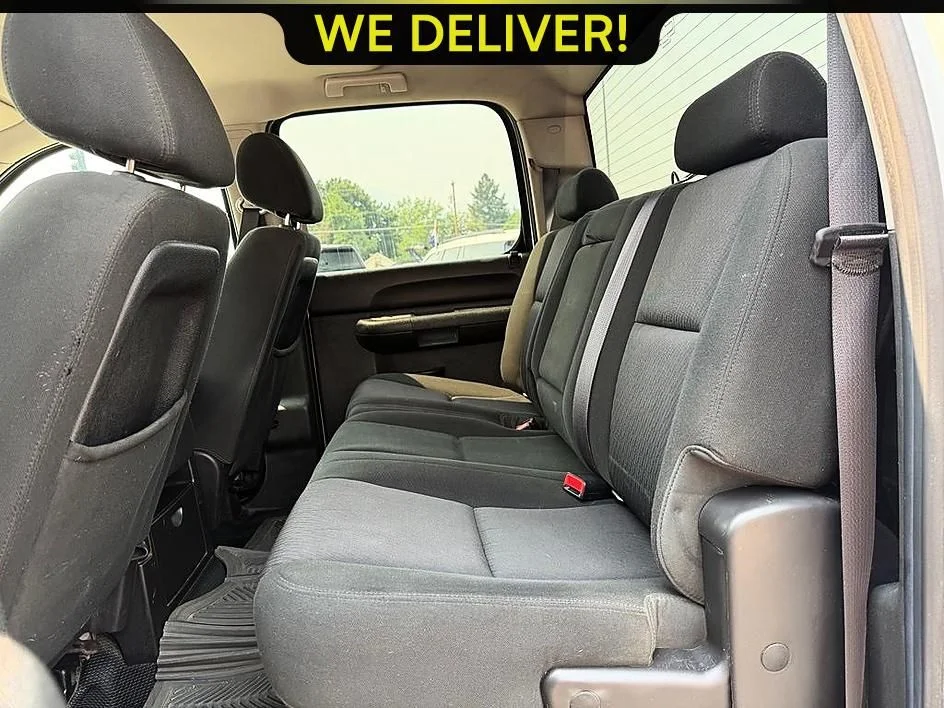 Used 2012 White Chevrolet LT image 17