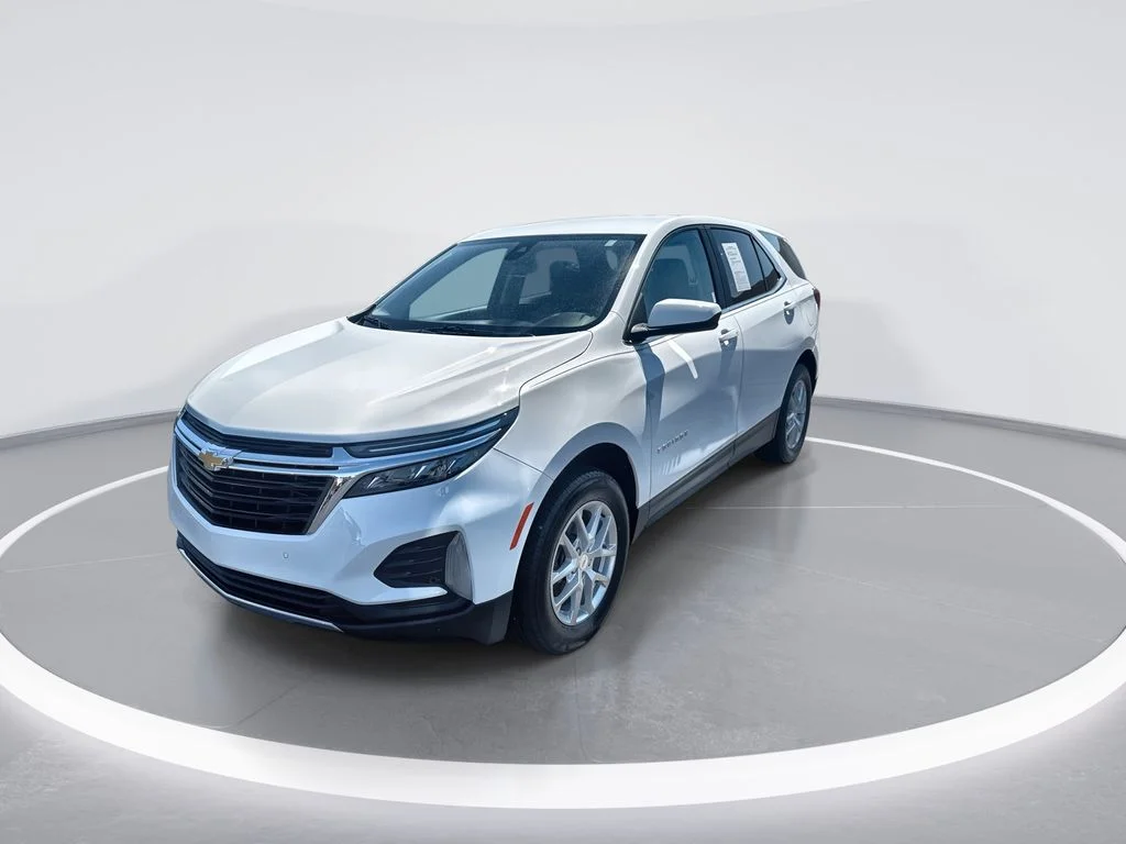Used 2024 White Chevrolet LT image 4