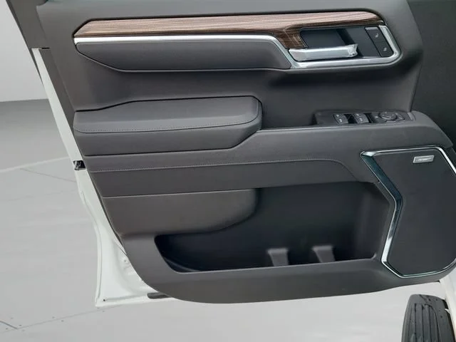 New 2026 Summit White Chevrolet LT Trail Boss image 16