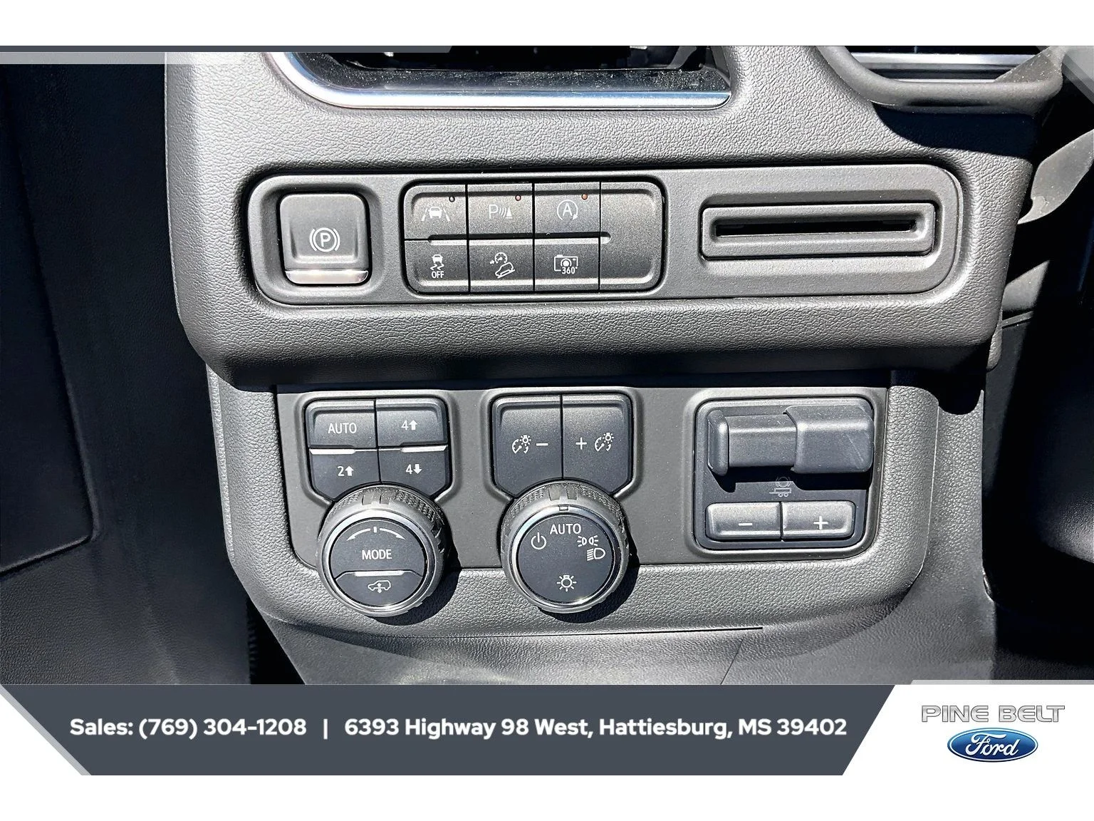 Used 2024 BLACK Chevrolet Z71 image 23