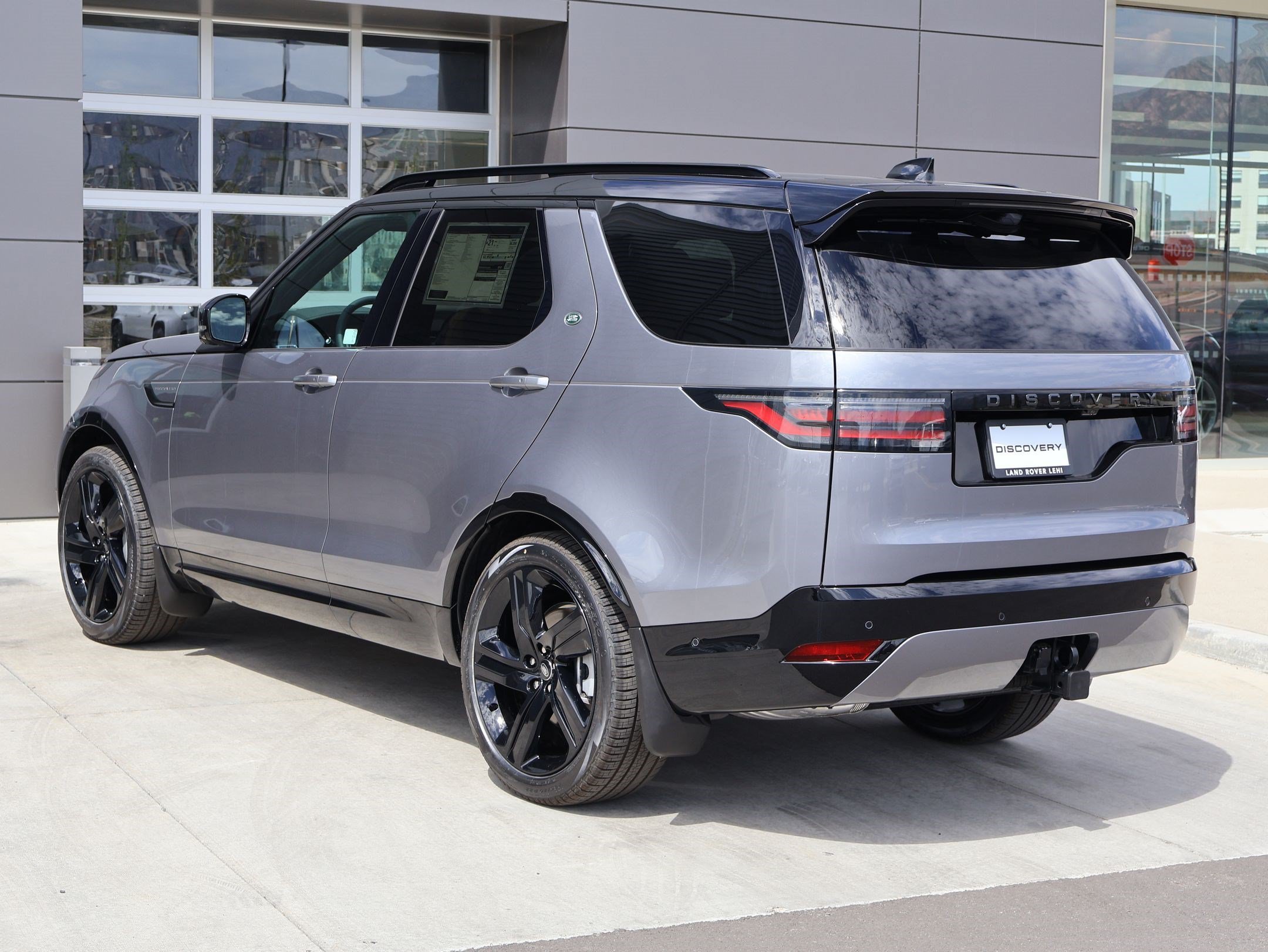 New 2026 Eiger Grey LAND ROVER Dynamic SE image 8
