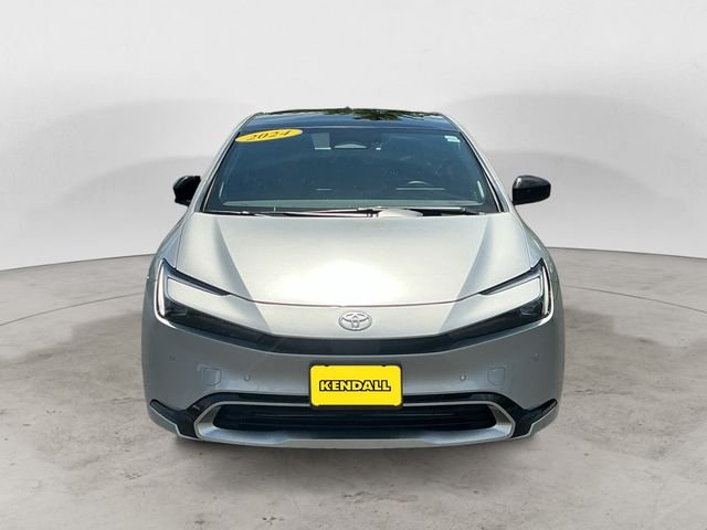 Used 2024  Toyota XSE Premium image 8