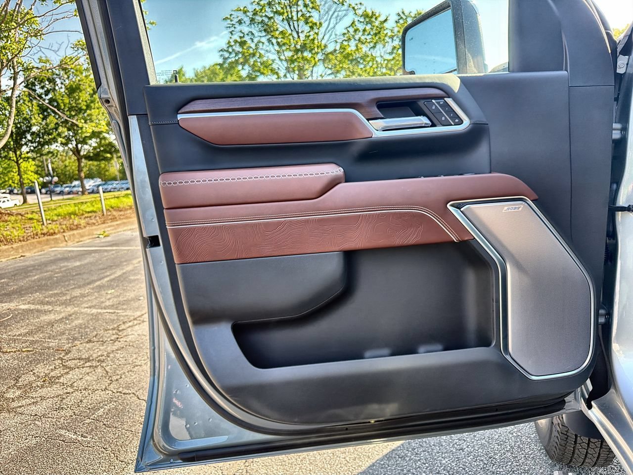 2026 GMC Sierra 3500HD Denali Ultimate - Photo 18