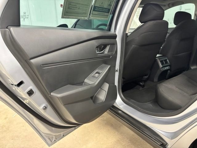 Used 2025  Honda SE image 12