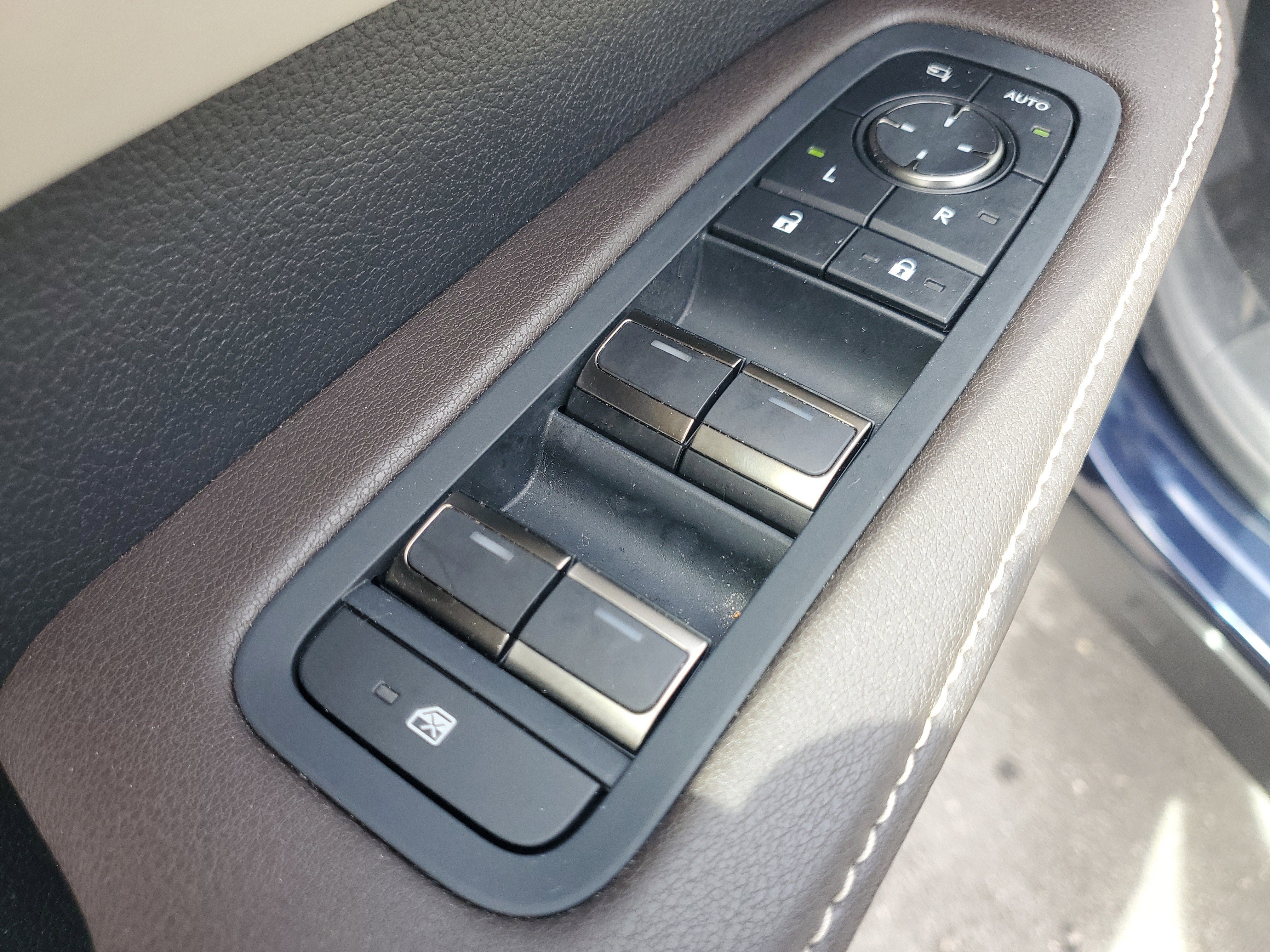 Used 2023 Mica Lexus RX 350 image 20
