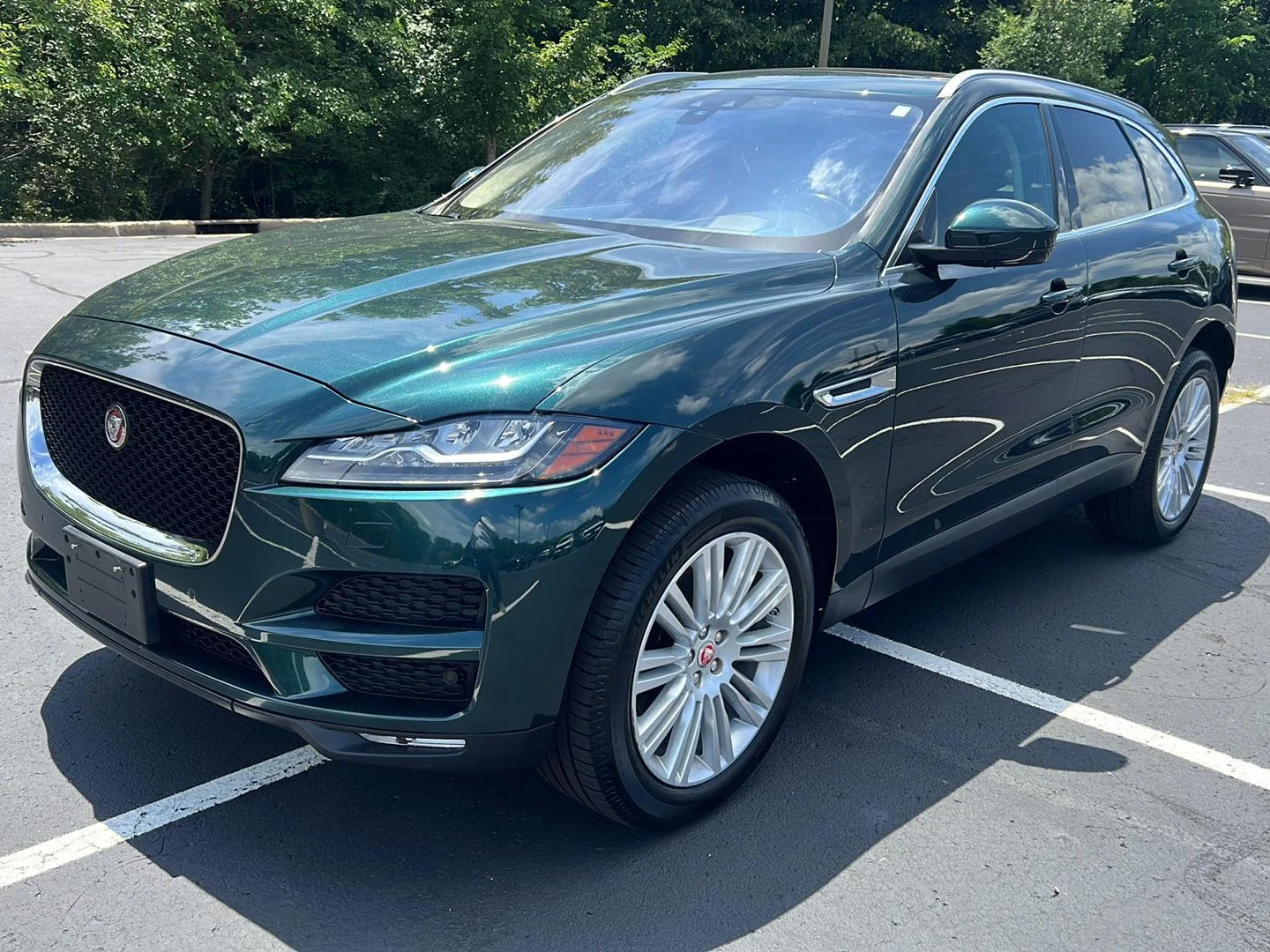 Used 2018 Yulong White Metallic Jaguar 30t Portfolio image 1