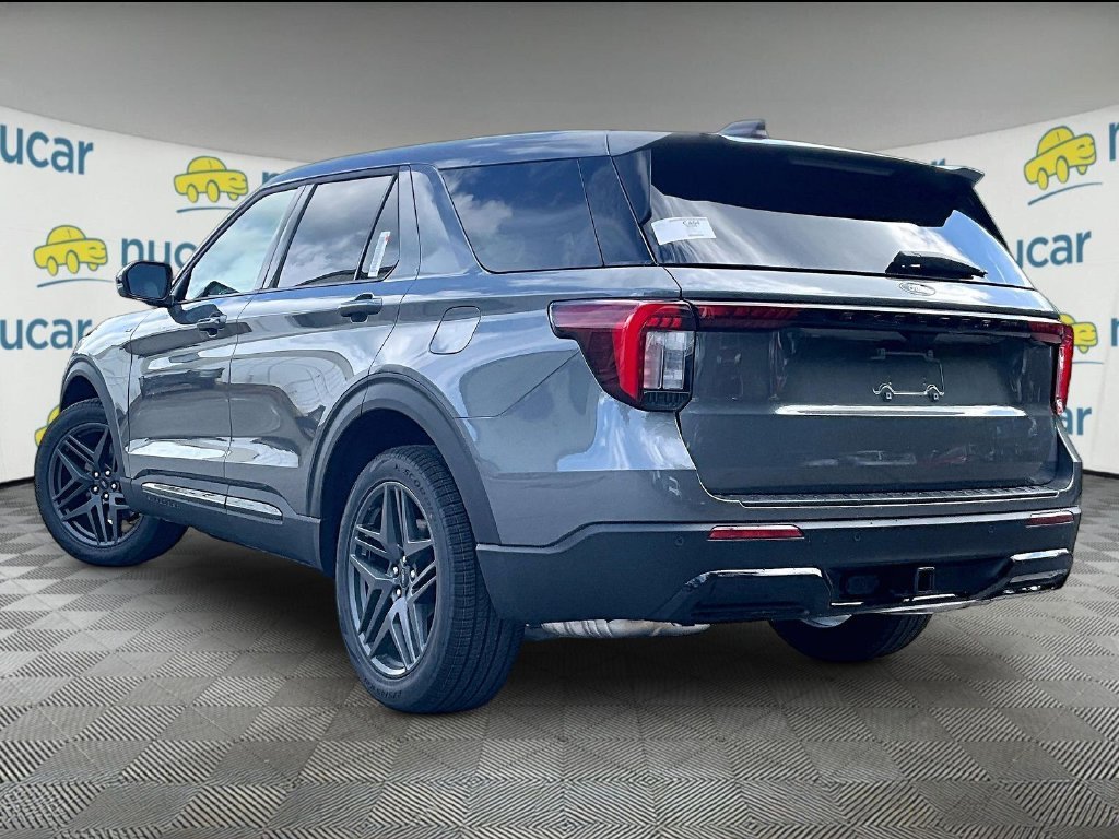 New 2027 Carbonized Gray Metallic Ford ST-Line image 4