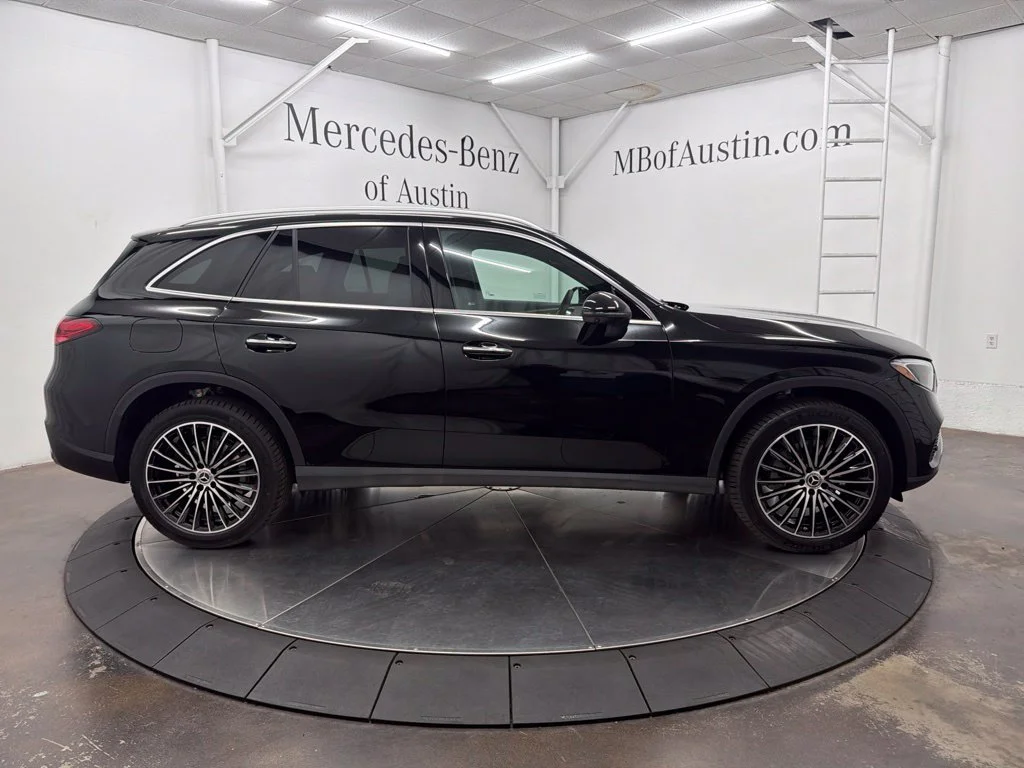 New 2027 Black Mercedes-Benz GLC 300 image 8