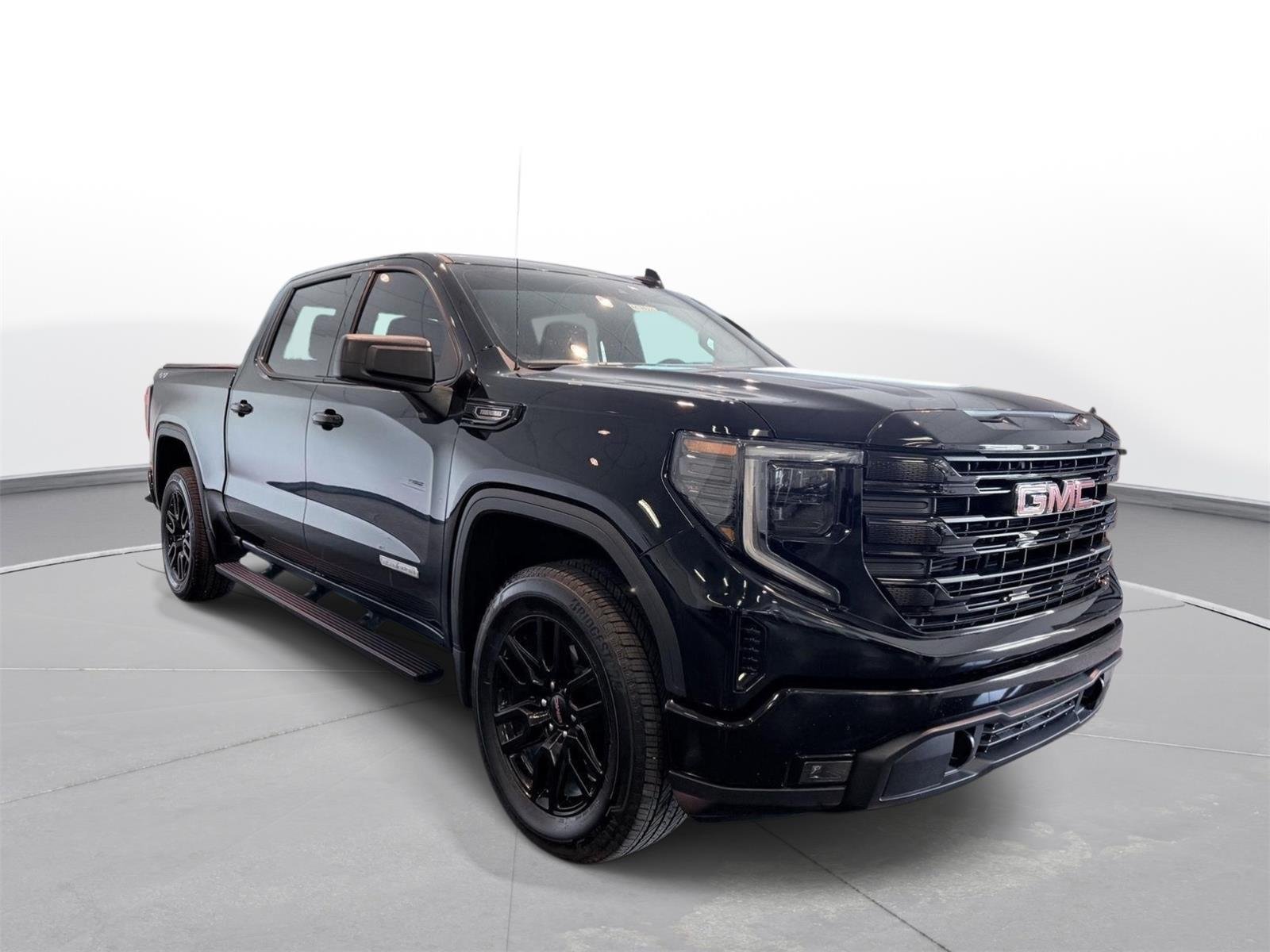 Used 2024 Onyx Black GMC Elevation image 8