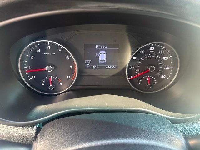 Used 2022 White Kia EX image 14