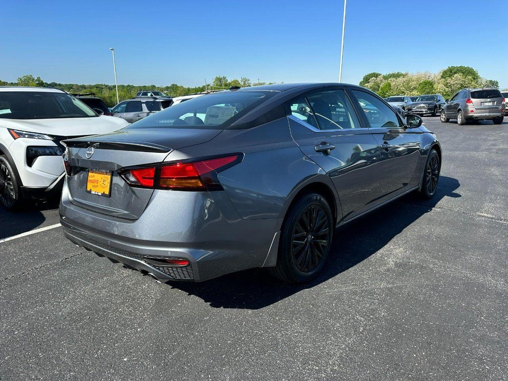 Used 2026 Gray Nissan 2.5 SV image 3