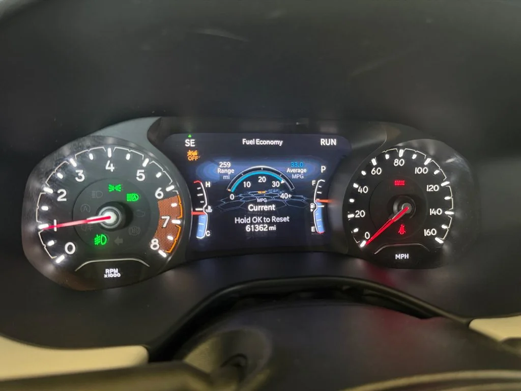 Used 2024 Gray Jeep Limited image 19