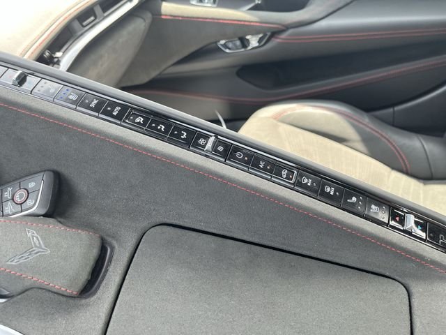 Used 2024 White Chevrolet Stingray image 19