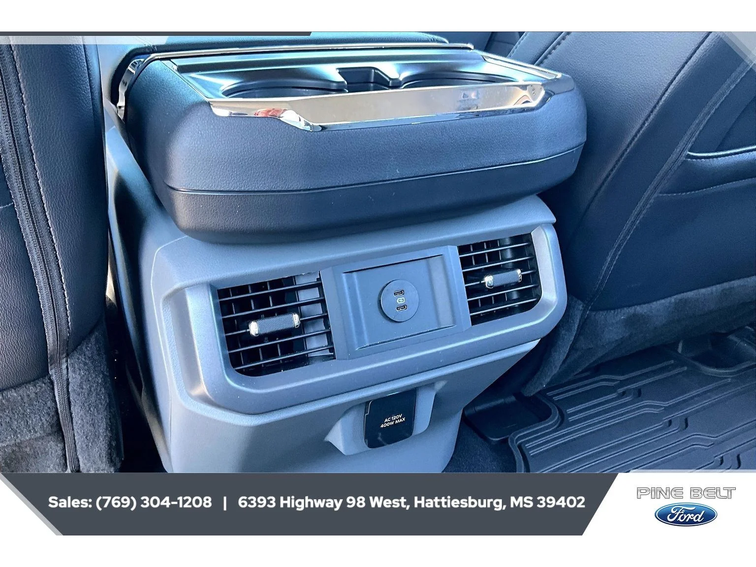 Used 2025 Space White Metallic Ford LARIAT image 25