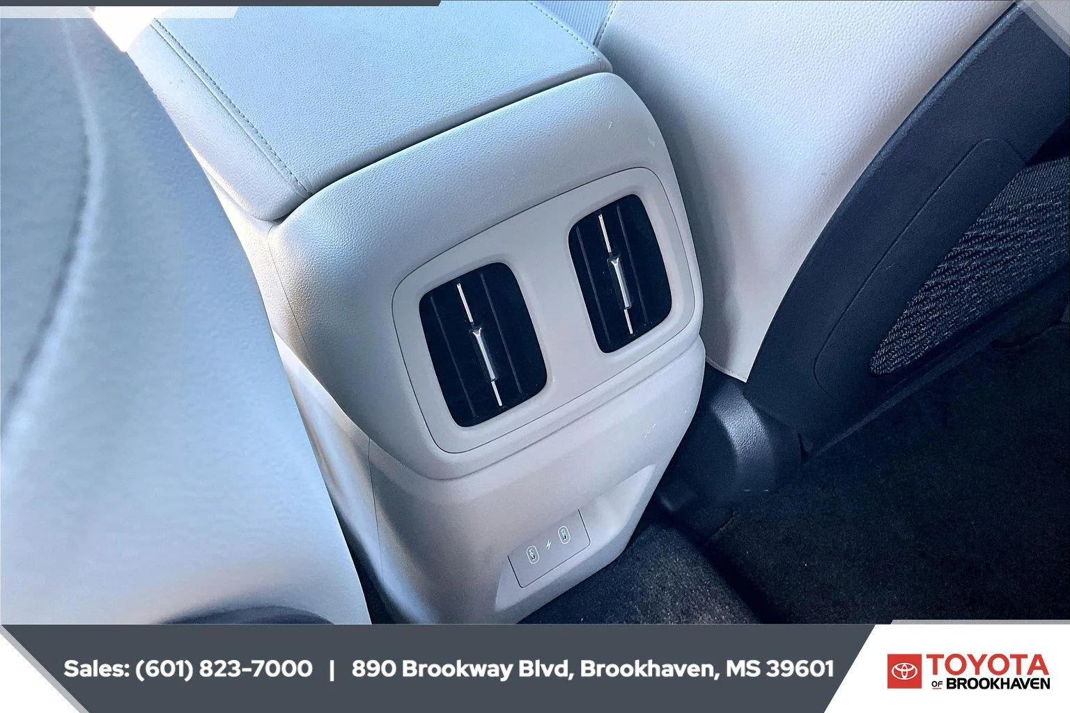 Used 2025 Creamy White Pearl Hyundai Limited image 25