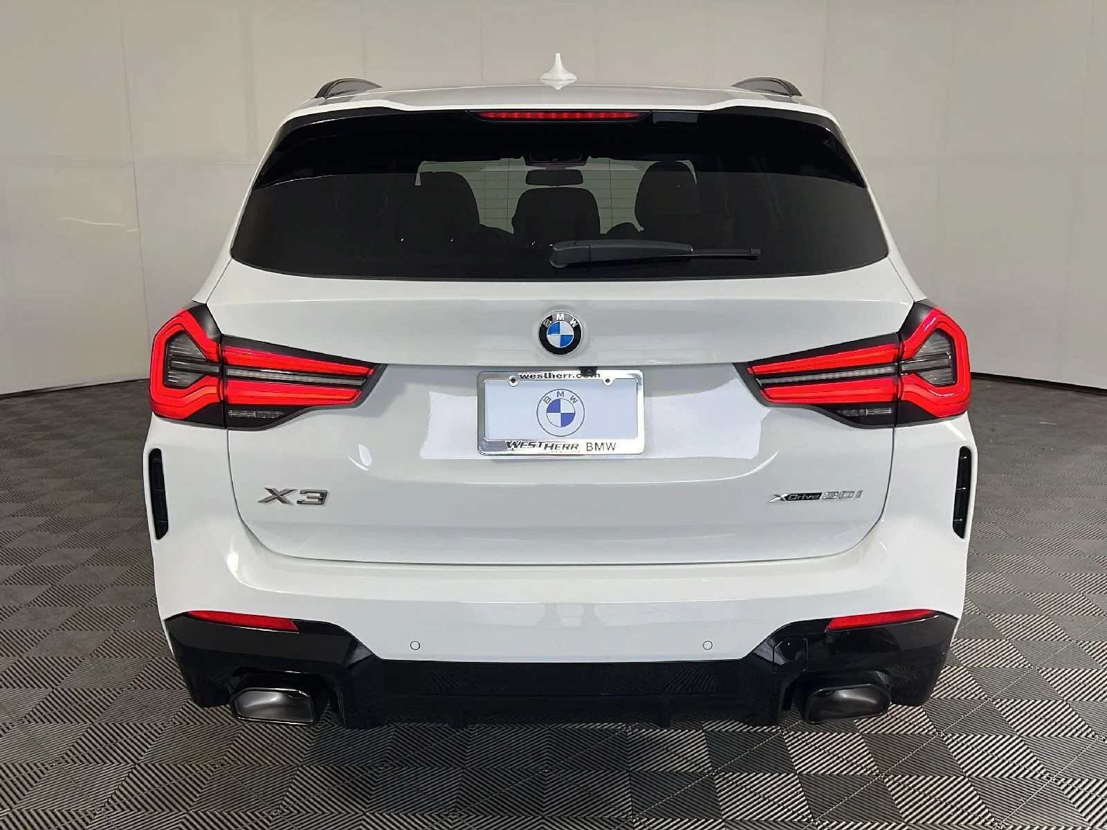 Used 2023 Alpine White BMW xDrive30i image 6