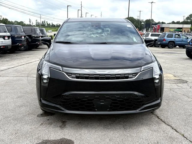 New 2027 Diamond Black Crystal Pearl-Coat Exterior Paint Chrysler Select image 3