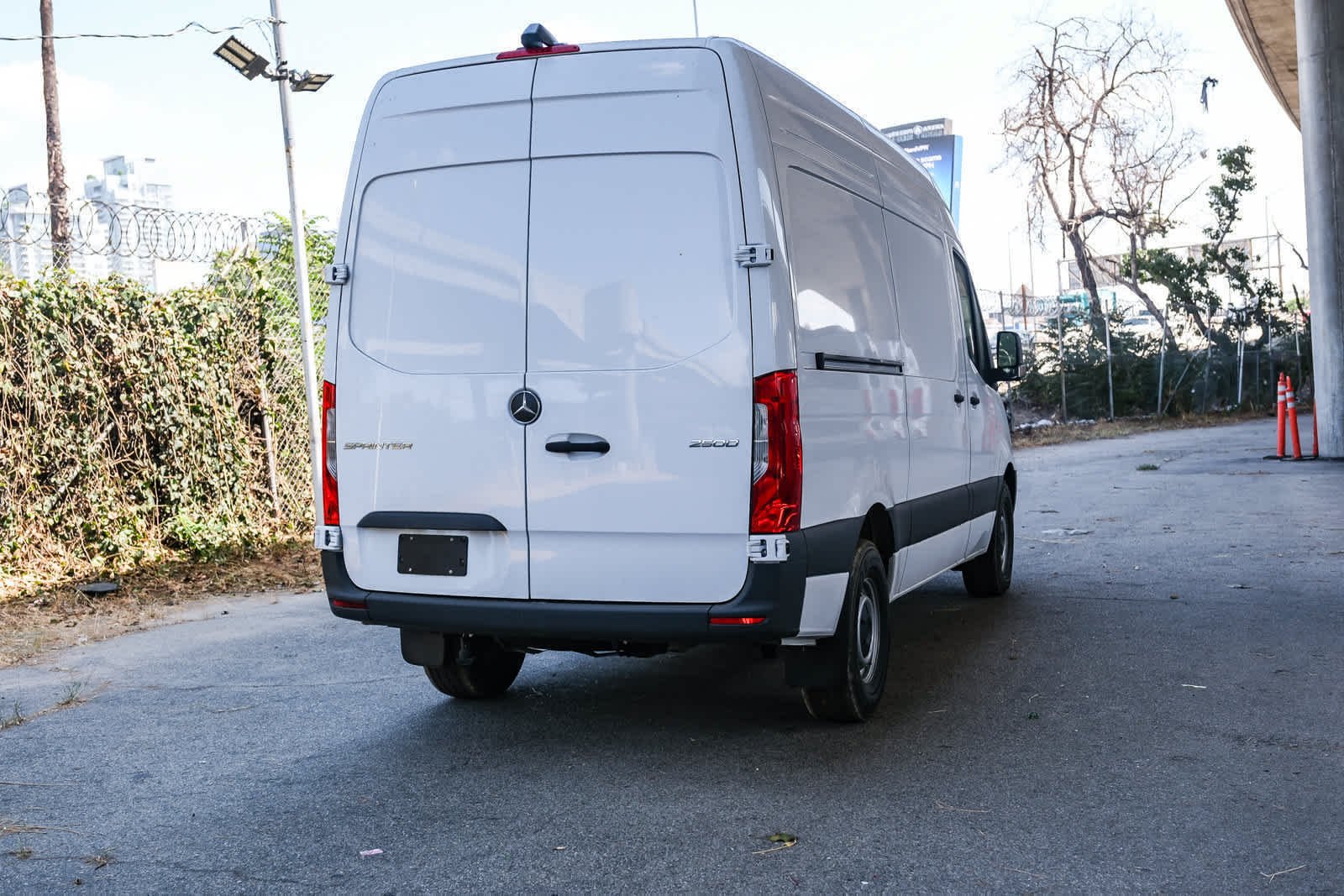 New 2025 Arctic+White Mercedes-Benz Cargo 144WB High Roof RWD 2.0L I4 Diesel Turbo SO image 6