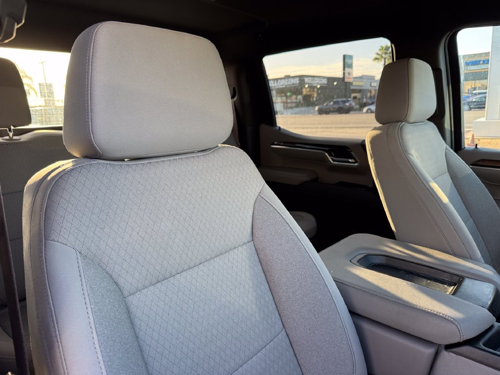 Used 2022 White Chevrolet LT image 16