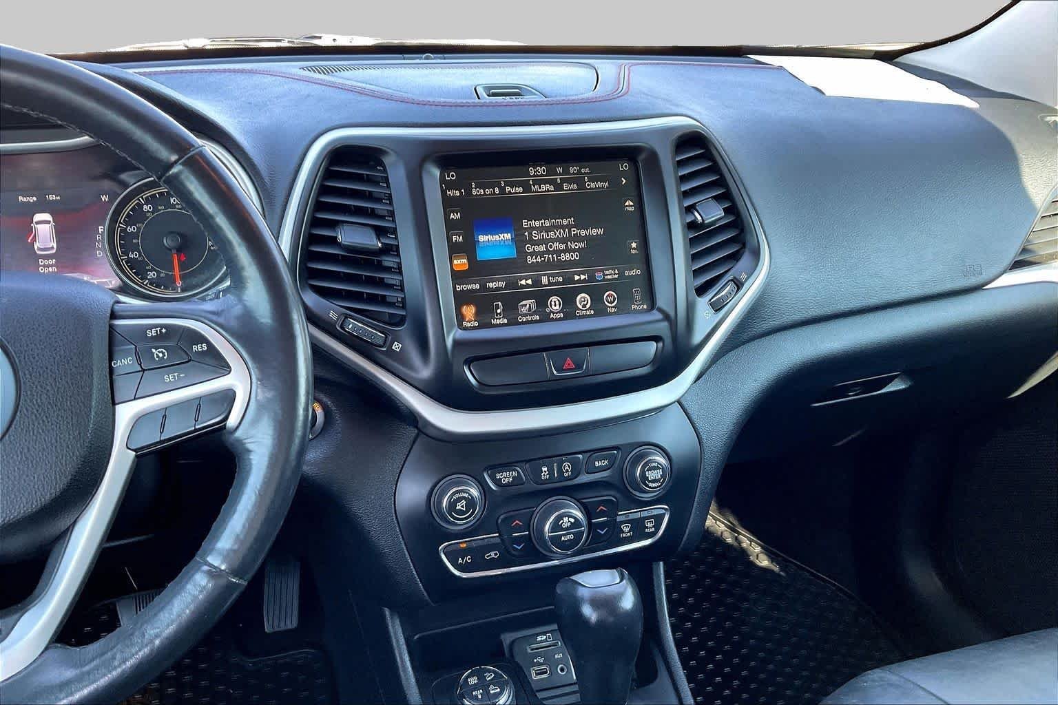 Used 2016 Bright White Clearcoat Jeep Trailhawk image 7