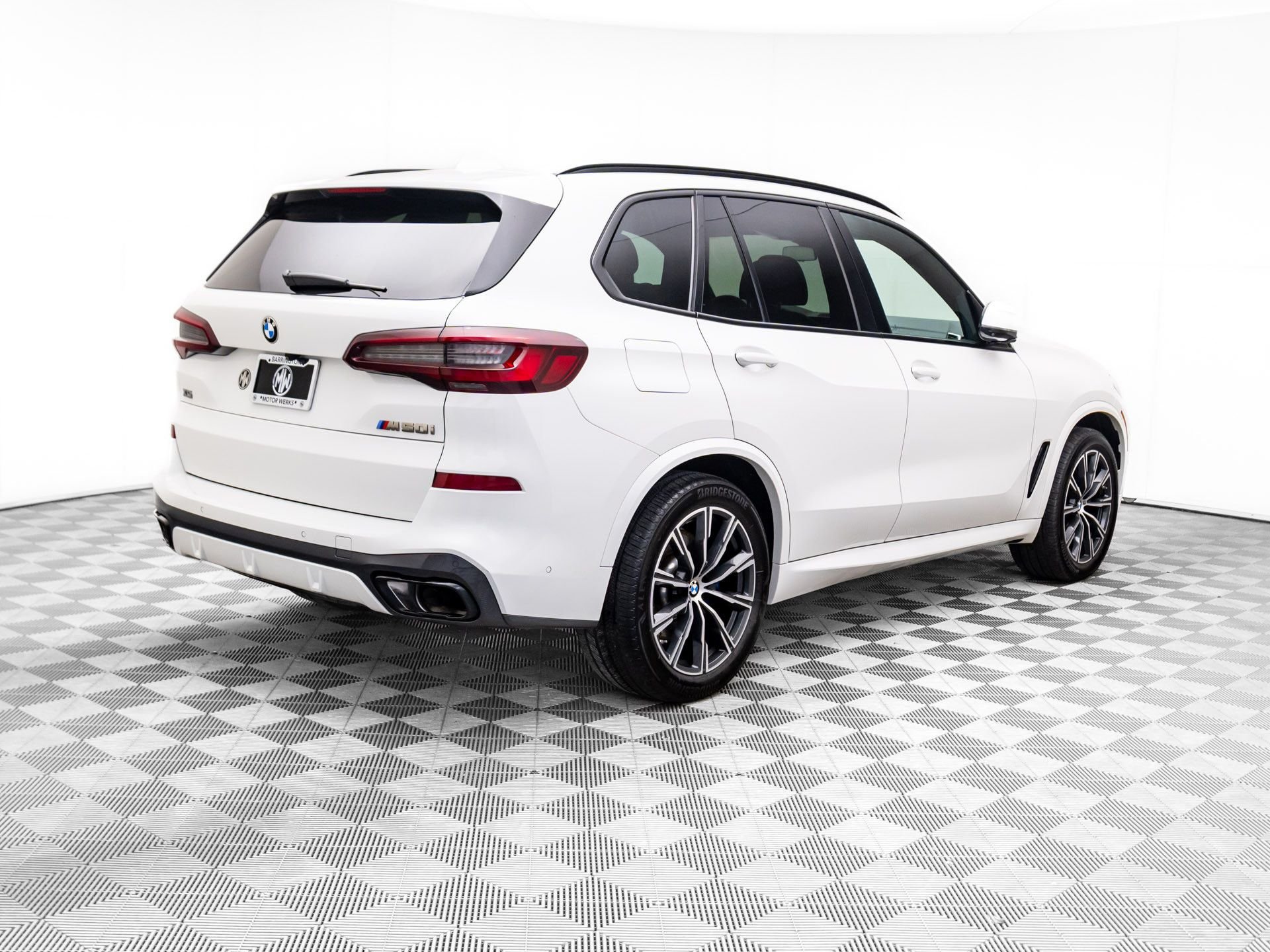 Certified Used 2023 Alpine White BMW M50i image 5