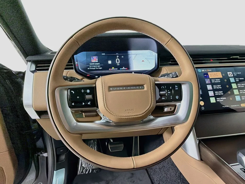 New 2026 Eiger Grey Land Rover SE image 11