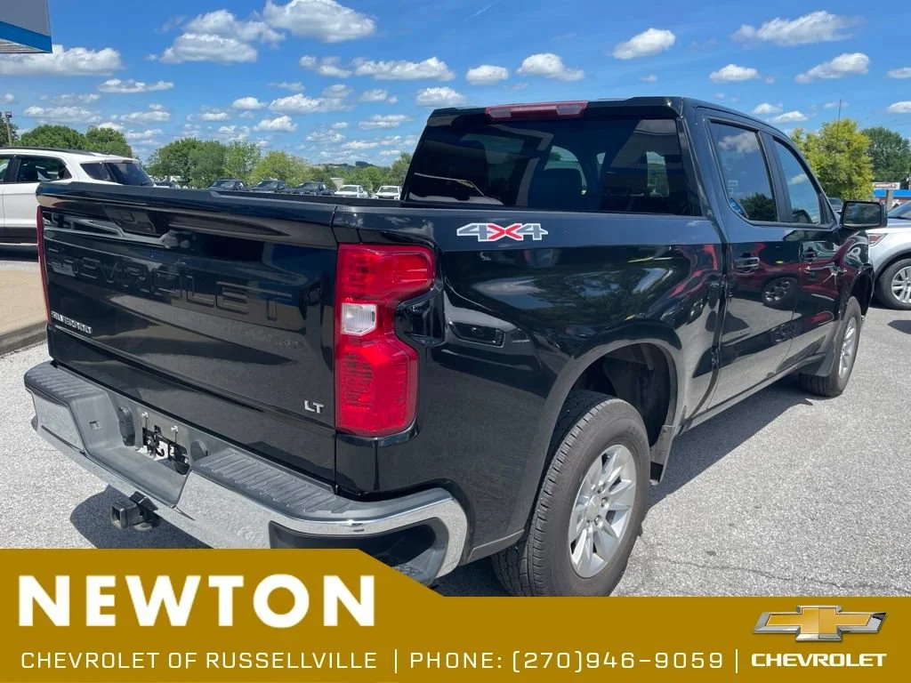 Used 2022 Black Chevrolet LT image 16