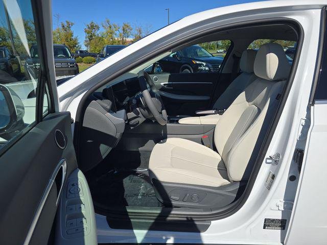 New 2026 White Hyundai SEL Sport image 11