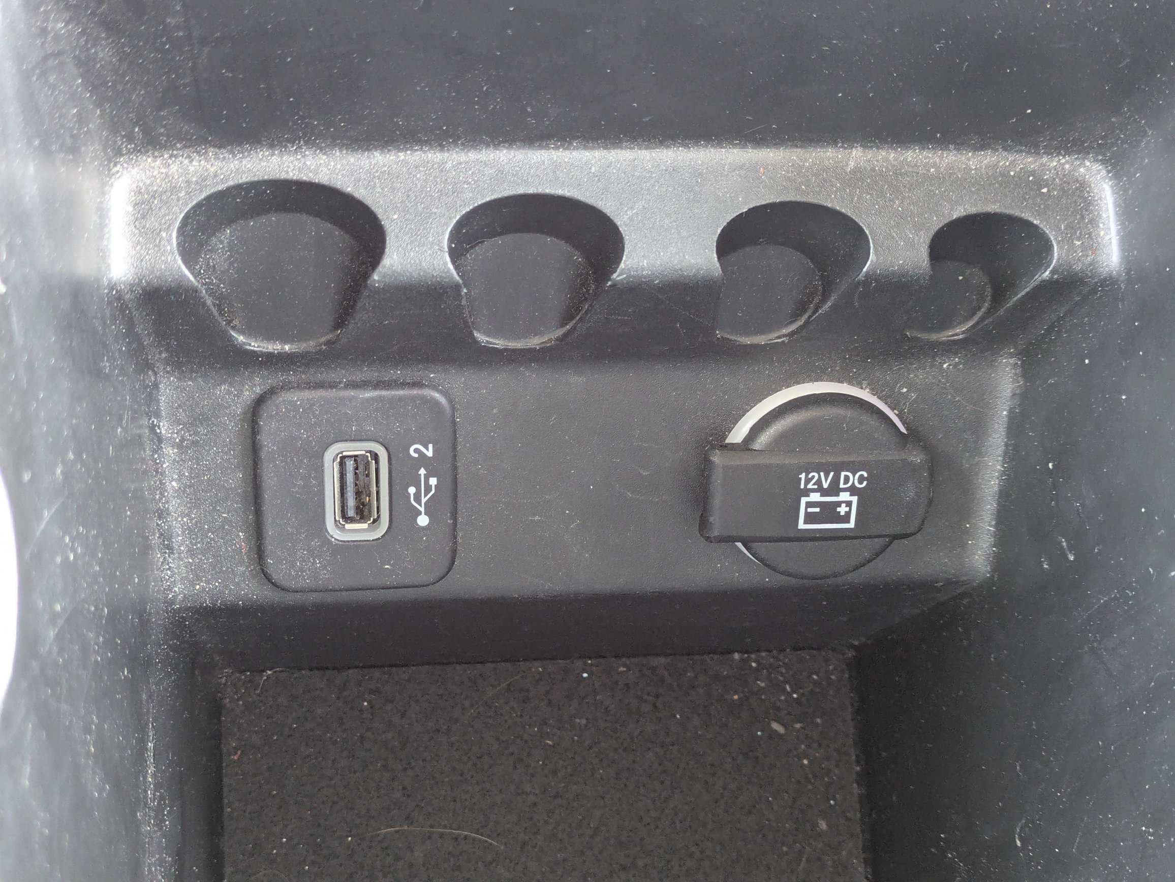 Used 2019 Granite Crystal Metallic Clearcoat Jeep Limited image 31