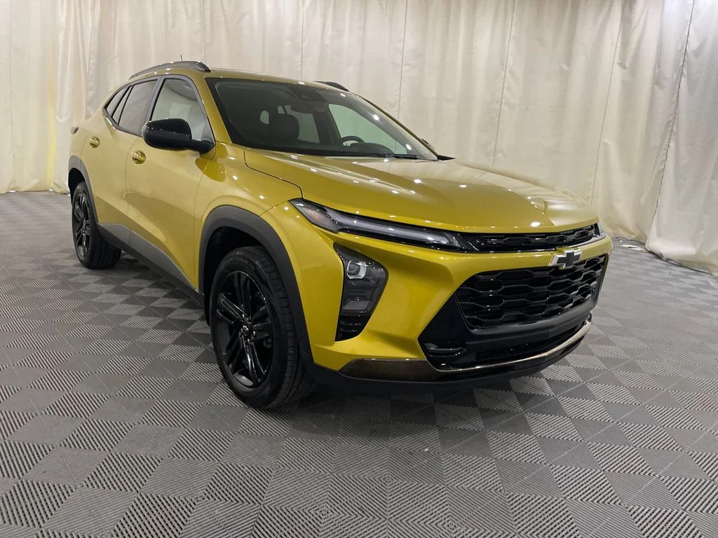 Used 2025 Nitro Yellow Metallic Chevrolet ACTIV image 4