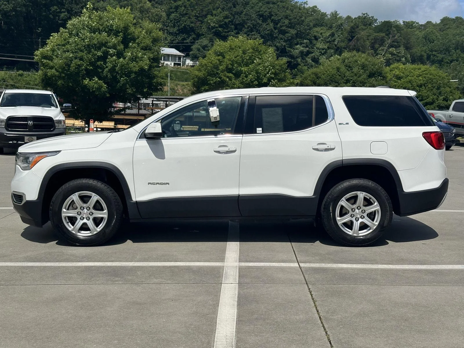 Used 2019 Summit White GMC SLE image 4