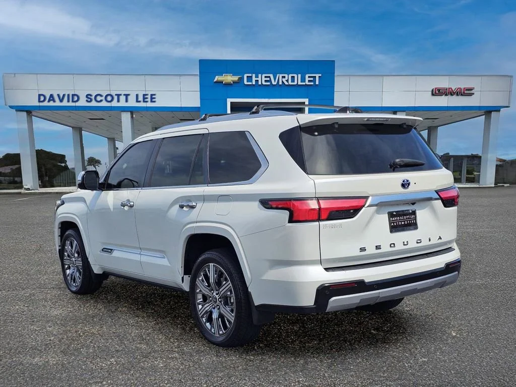 Used 2024  Toyota SR5 image 13