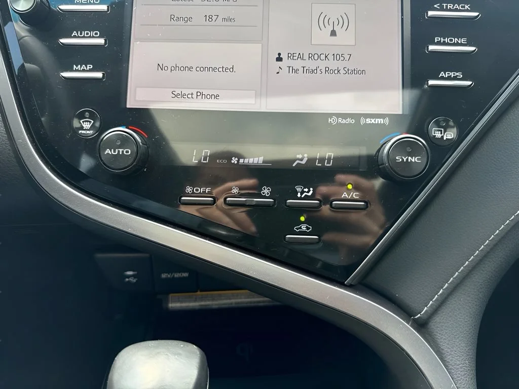 Used 2019  Toyota XSE image 22