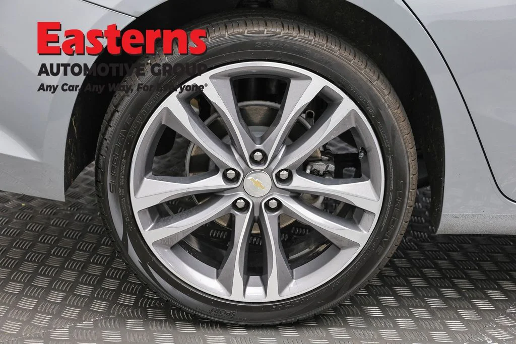 Used 2024 Gray Chevrolet LT image 32