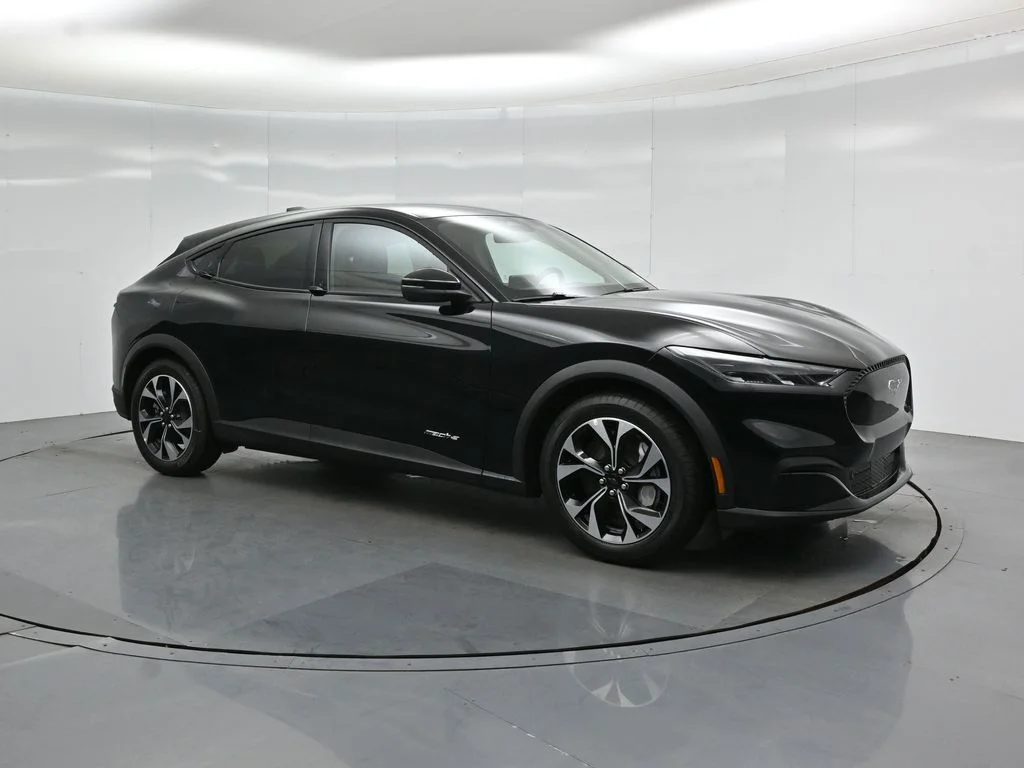 New 2026 Shadow Black Ford Select image 23