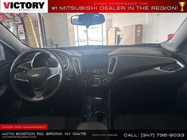 Used 2022 Gray Chevrolet LT image 18