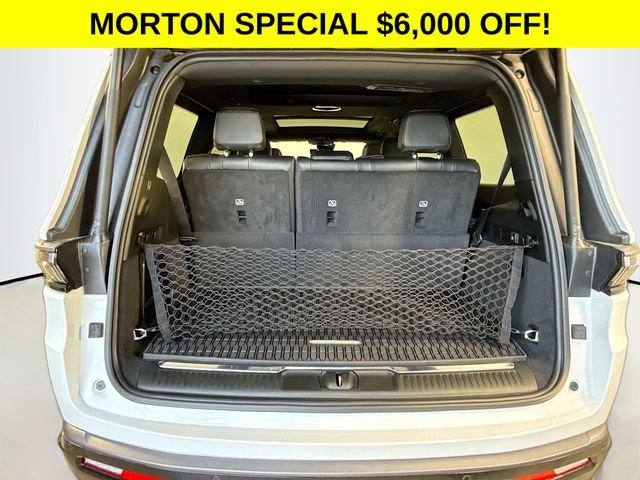 New 2026 Bright White Clear-Coat Exterior Paint Jeep Summit Obsidian image 28