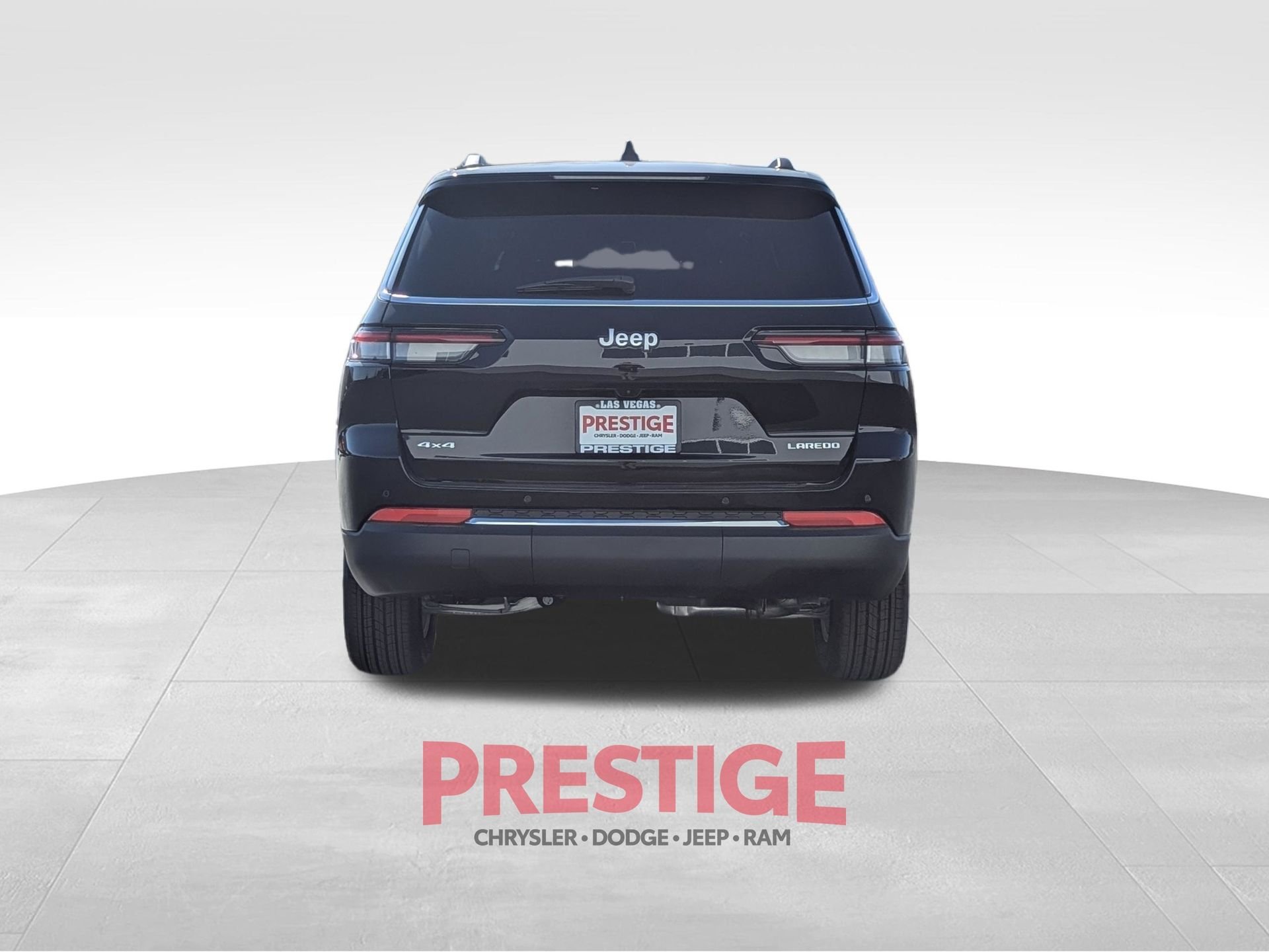New 2026 Diamond Black Crystal Pearlcoat Jeep Laredo image 6