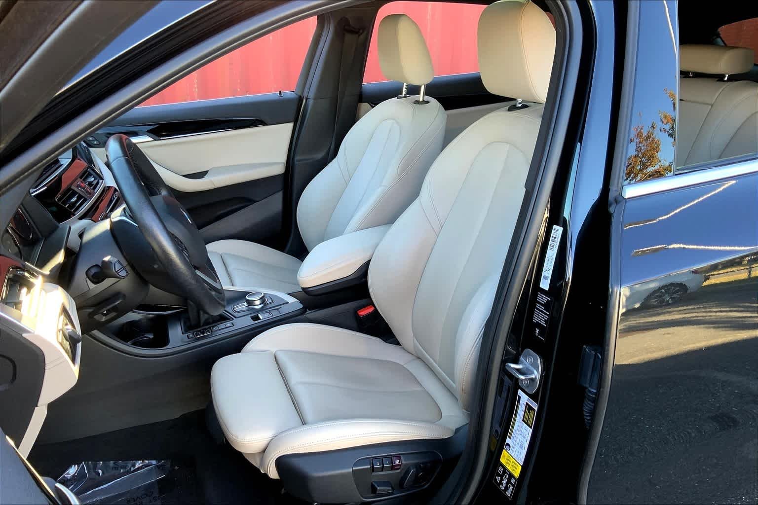 Used 2019 Black Sapphire Metallic BMW xDrive28i image 7