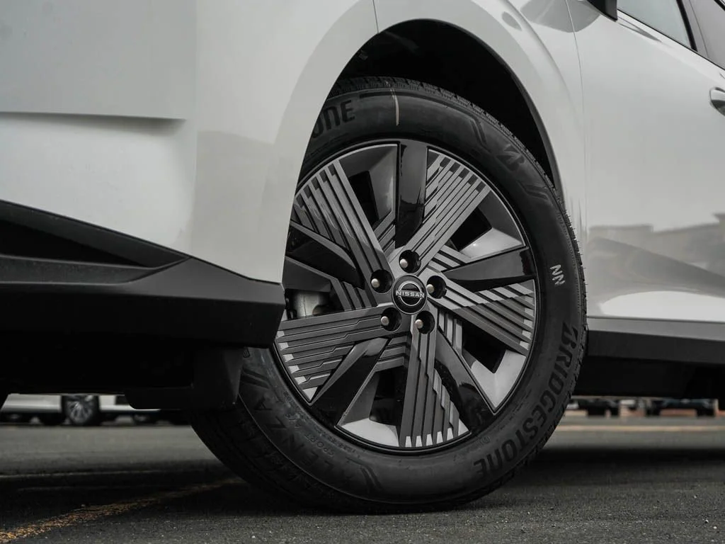 New 2026 Everest White Pearl Tricoat Nissan SL image 6