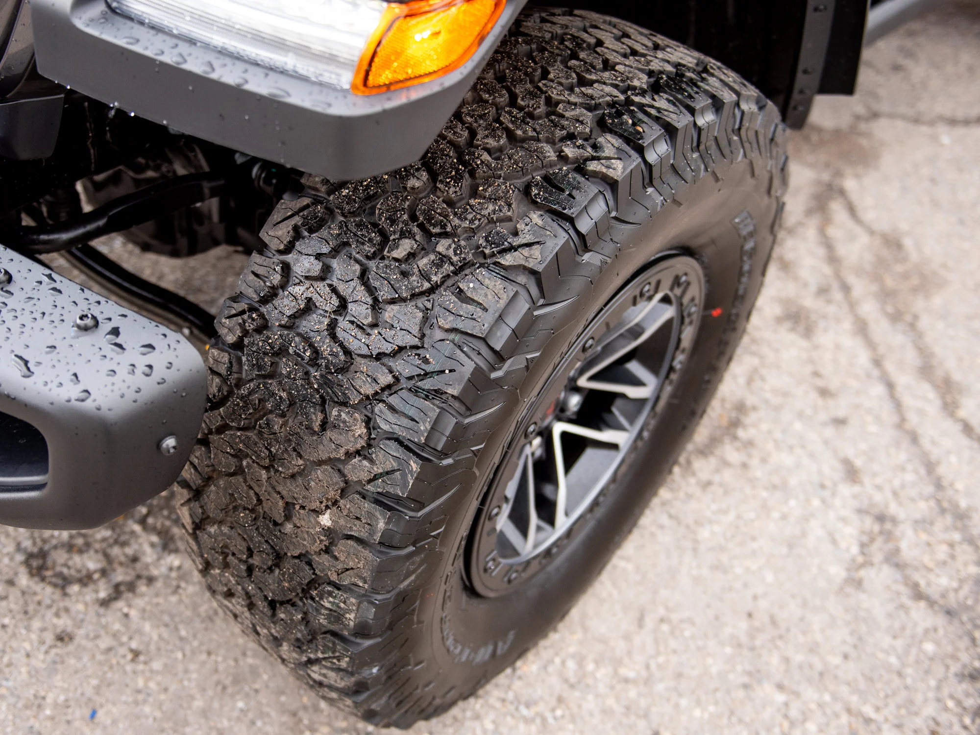 New 2027 Grey Jeep Rubicon X* 4 Door 4x4, Sky One-Touch Pwr Top, Nappa Leather, 35 Inch Tires image 2