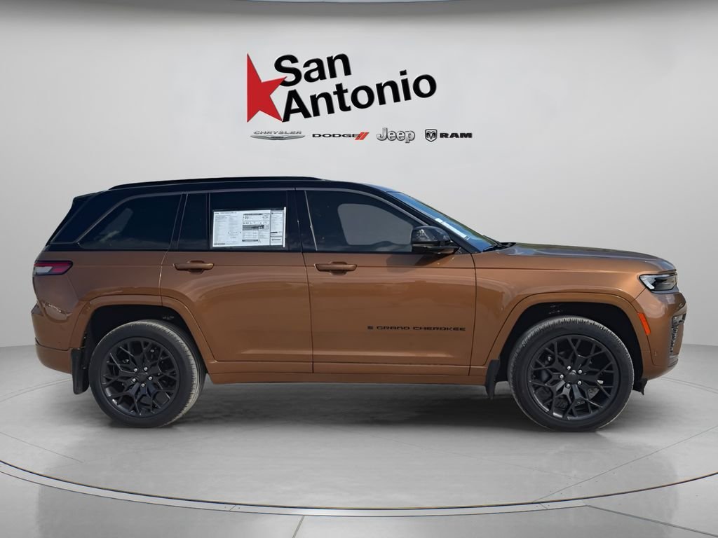 New 2026 Copper Shino Metallic Clear-Coat Exterior Paint Jeep Summit image 18