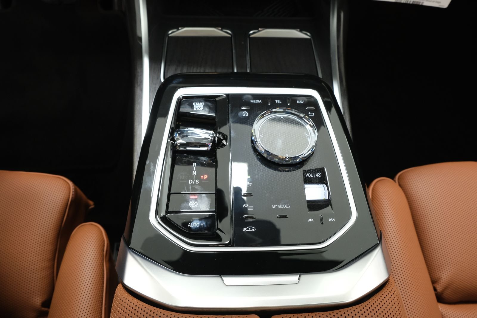 New 2026 Black Sapphire Metallic BMW 760i xDrive image 37