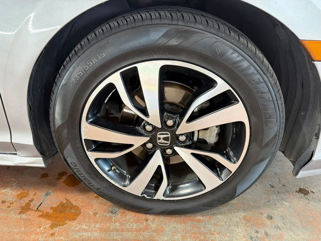 Used 2019 Lunar Silver Metallic Honda Elite image 10